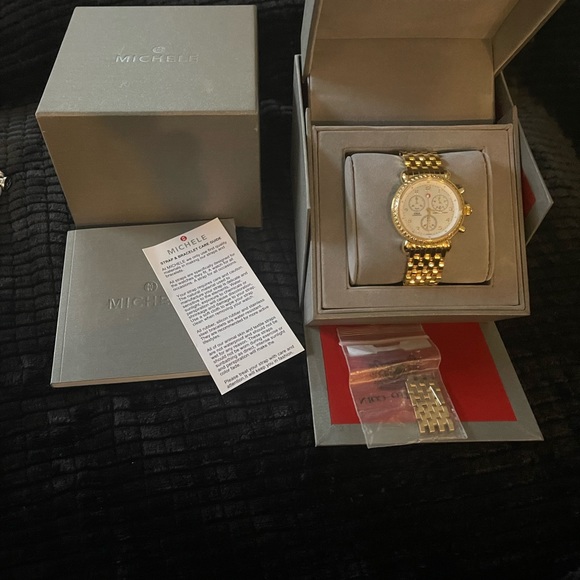 Michele CSX gold with diamonds in the bezel - Picture 16 of 16